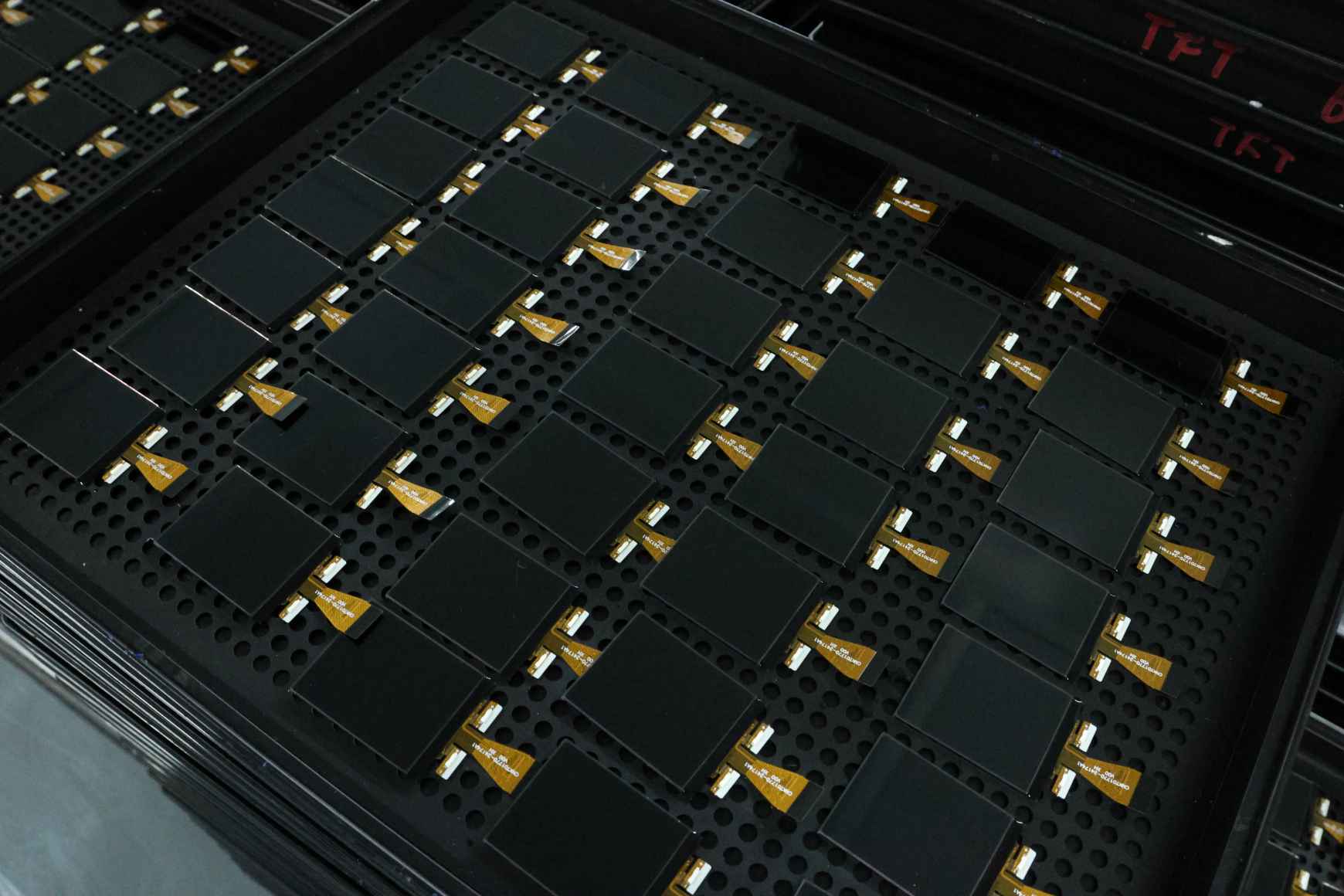 Tá Monaróirí LCD na Síne i gceannas ar an Rian Taispeána Ráta Ard-Athnuachana Leighis, Modúil Criostail Leachtacha an Chustaim Spor Margadh Incriminteach Il-Billiún-Dollar