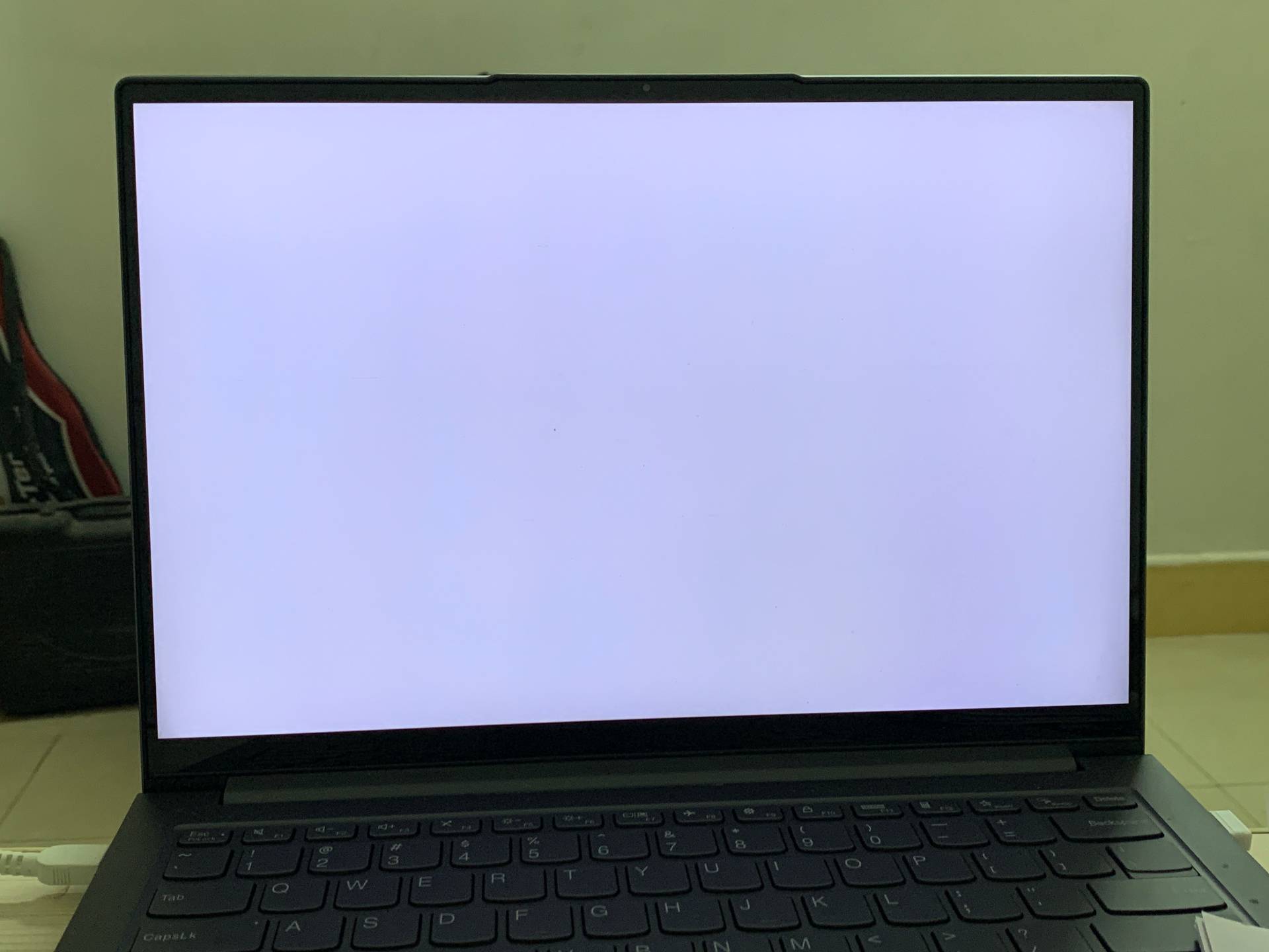 Aincheist LCD Scáileán Bán? Cumasaíonn Modh Réiteach Trí Chéim CNK Réiteach Éifeachtach!