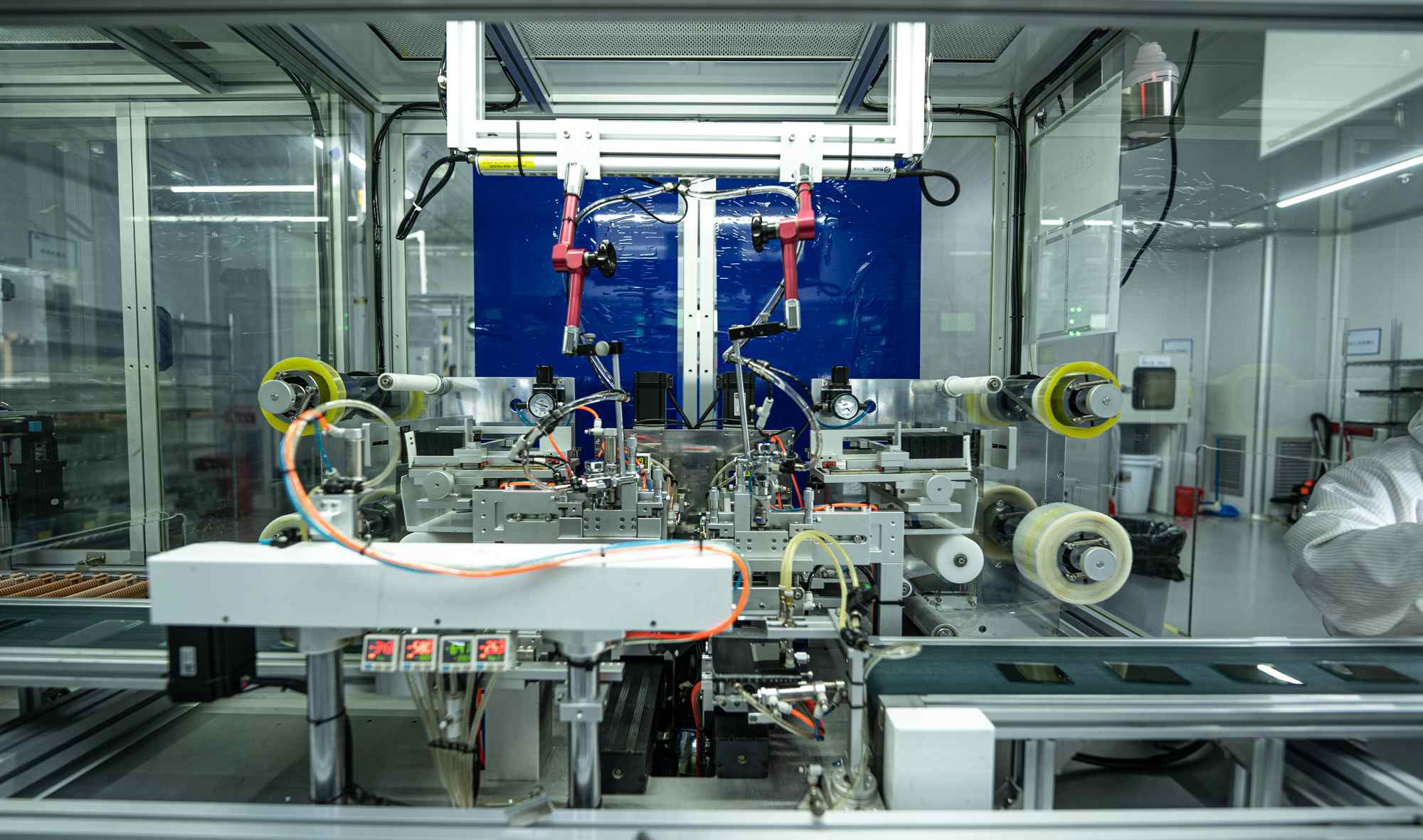 Ailíniú Beachtais & Comhthionól Cealla: Anailís a dhéanamh ar Phróisis Chumhdaigh agus Chuimil PI i Déantúsaíocht LCD